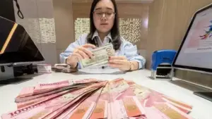 Pemerintah Tolak Bantuan IMF, Rupiah Terus Menguat ke Rp17.851 per Dolar