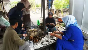 SIG Dorong Kebangkitan UMKM Desa Glondonggede Lewat Program Pemberdayaan