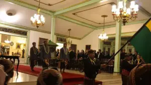 Kirab Malam 1 Suro Mangkunegaran: Refleksi Budaya dalam Keheningan Ribuan Peserta