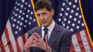 Kevin Warsh Mulai Masa Jabatan, The Fed Diperkirakan Menahan Suku Bunga