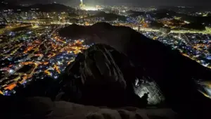 Napak Tilas ke Gua Hira: Jejak Awal Turunnya Wahyu di Puncak Jabal Nur