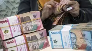 Rupiah Melemah di Pembukaan, Dibayangi Penguatan Dolar dan Gejolak Mata Uang Global