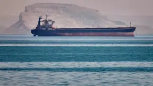 Iran Peringatkan Kapal Agar Tak Ikuti Rute Baru di Selat Hormuz